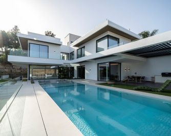 villa esmeralda - key ready!